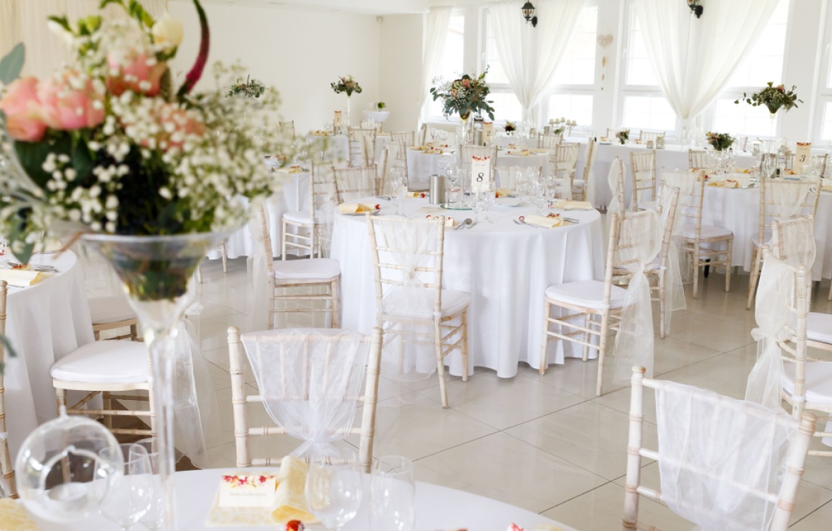 Ленты на стулья Кьявари — прекрасный элемент декорирования на свадьбах