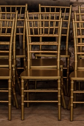 Производство золотых стульев Кьявари